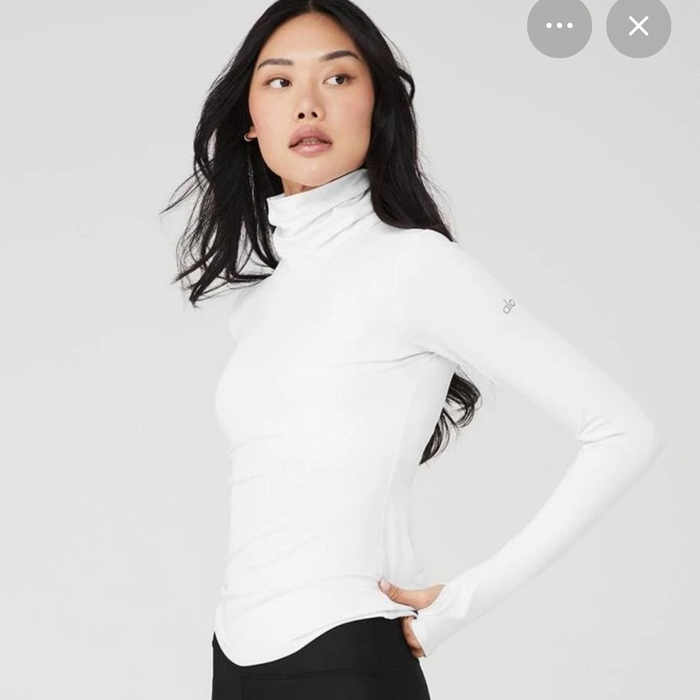 Alo size Small white turtleneck